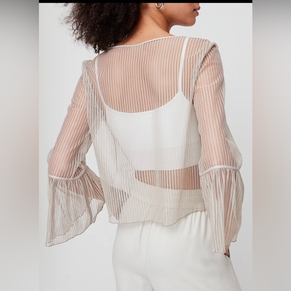 NWOT Aritzia Babaton Humbert Blouse, Bell Sleeve Shell Blouse, Cairo Gold, XXS, - Picture 5 of 10